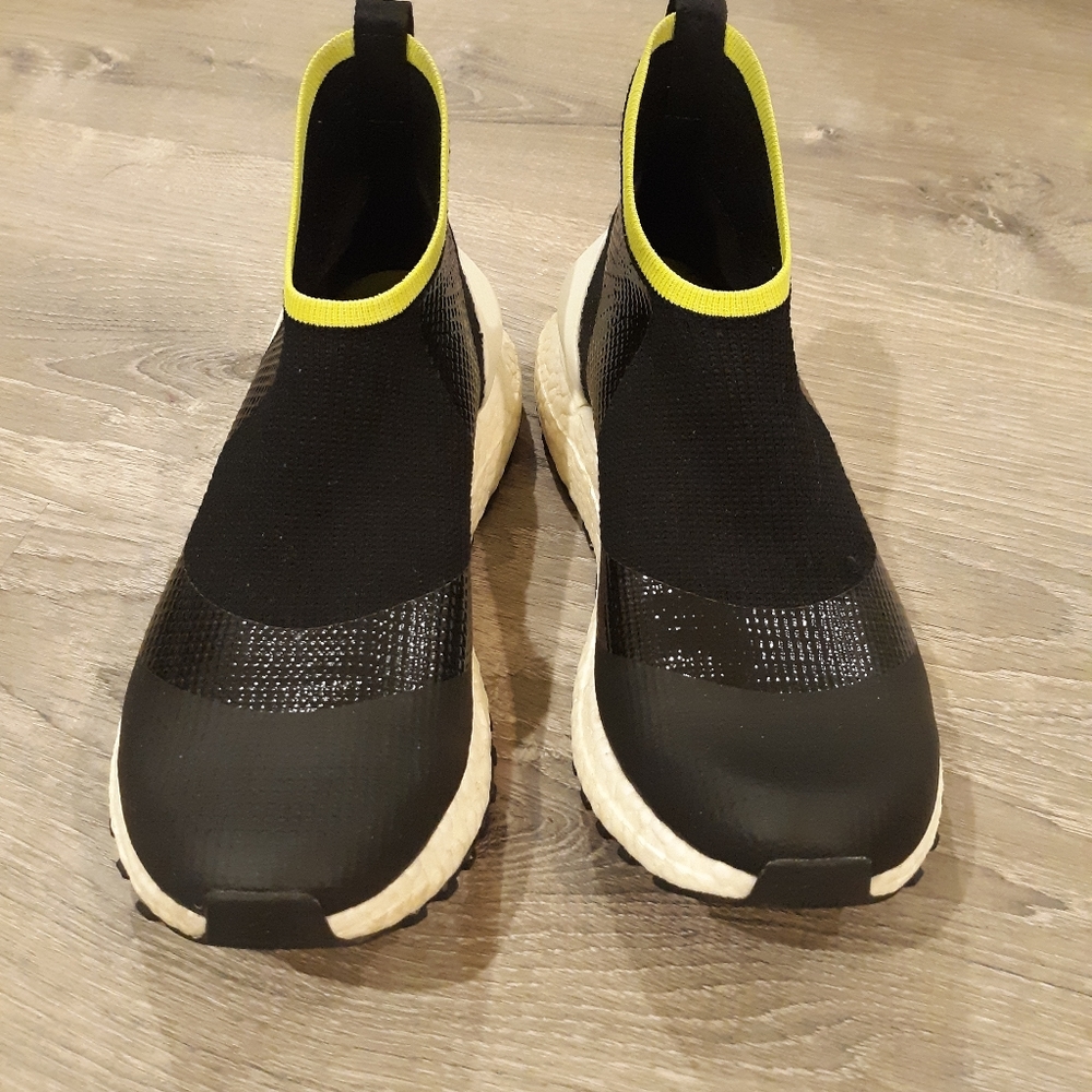 Neon green black white sock sneaker